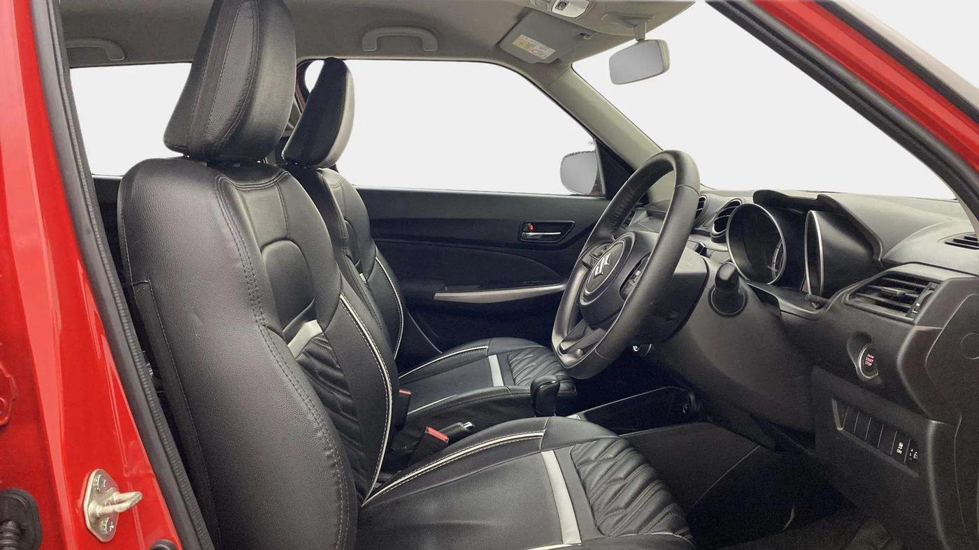 2023 Maruti Swift ZXI PLUS AMT DUAL TONE, Petrol, Automatic, 15,065 km, Right Side Front Door Cabin