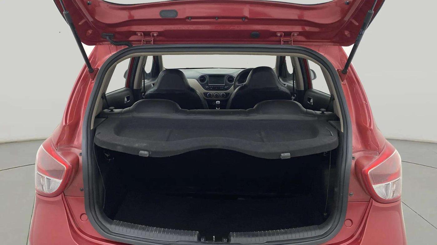 2018 Hyundai Grand i10 SPORTZ 1.2 KAPPA VTVT, Petrol, Manual, 22,460 km, Boot Inside