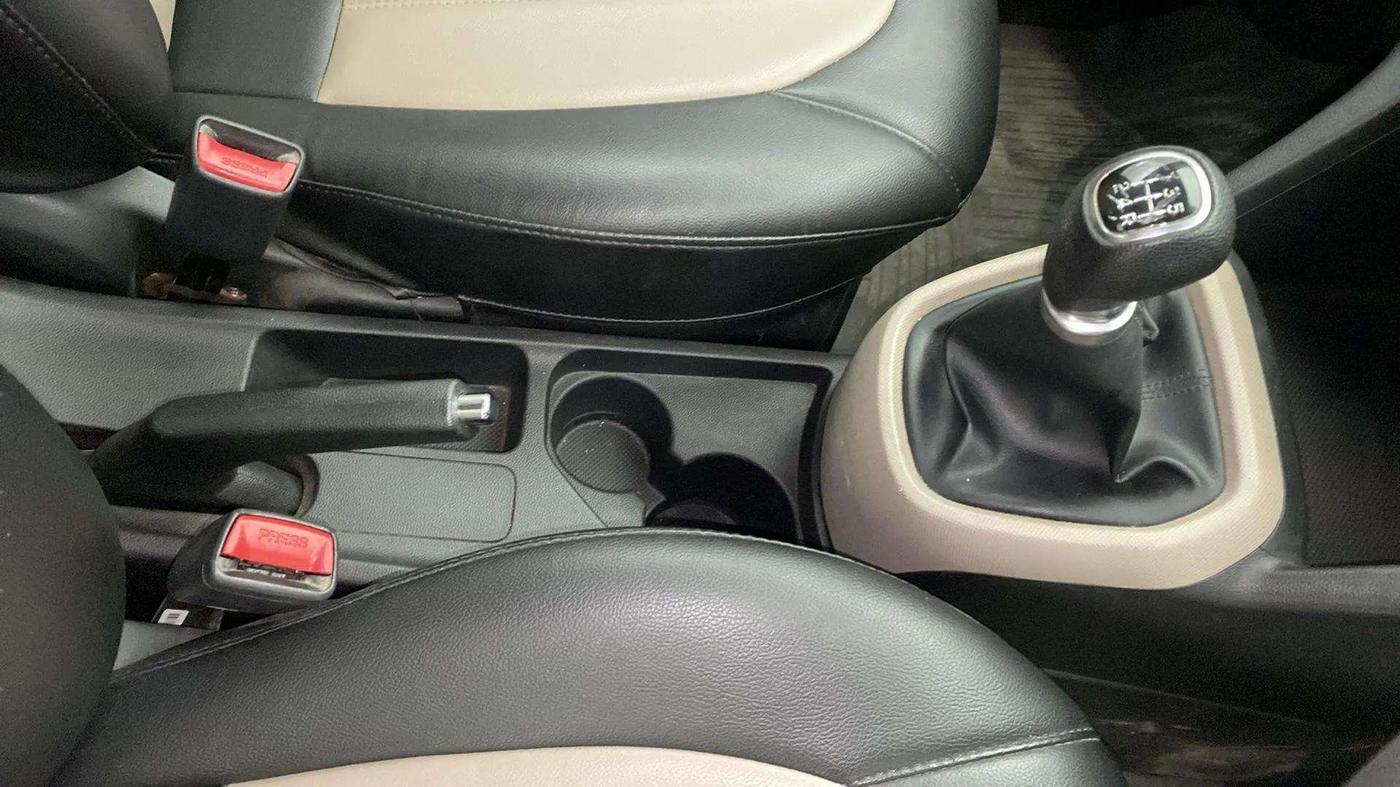 2018 Hyundai Grand i10 SPORTZ 1.2 KAPPA VTVT, Petrol, Manual, 22,460 km, Gear Lever