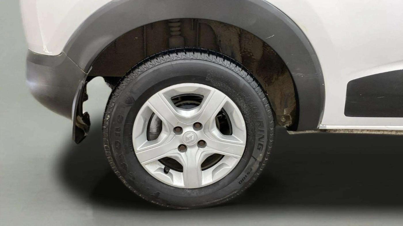 2019 Renault TRIBER RXZ, Petrol, Manual, 61,397 km, Right Rear Wheel