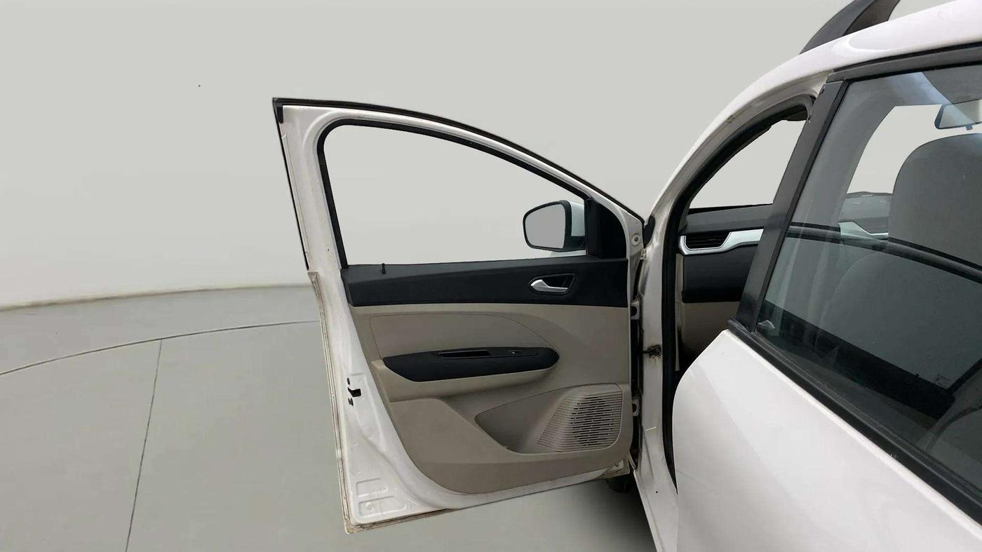 2019 Renault TRIBER RXZ, Petrol, Manual, 61,397 km, LHS Front Door