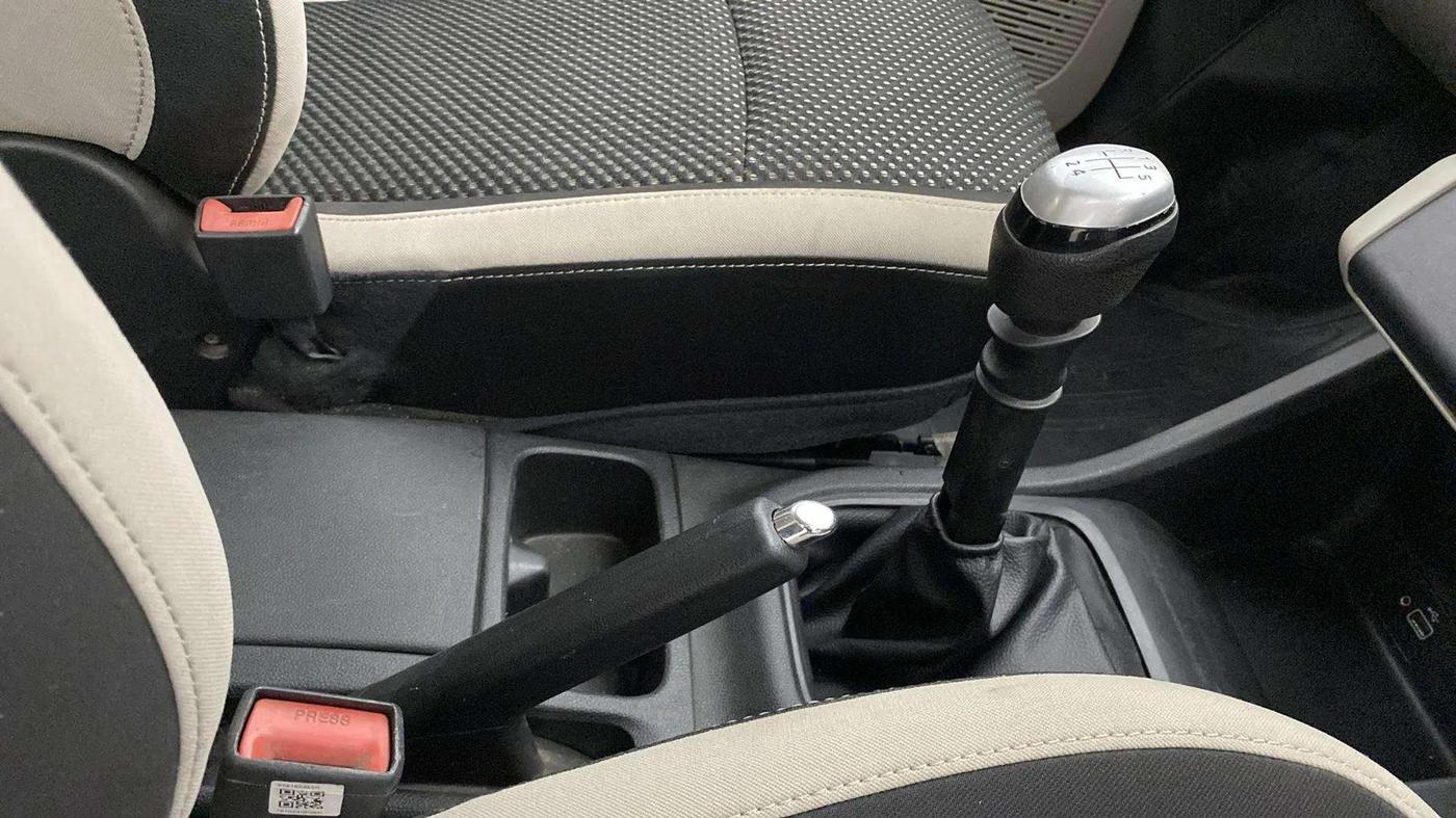 2019 Renault TRIBER RXZ, Petrol, Manual, 61,397 km, Gear Lever