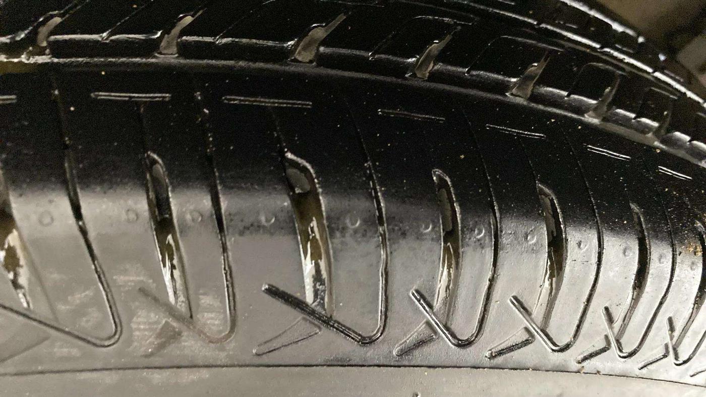 2019 Renault TRIBER RXZ, Petrol, Manual, 61,397 km, Left Rear Tyre Tread