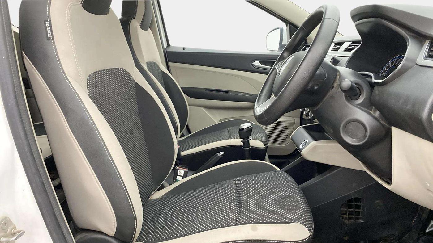 2019 Renault TRIBER RXZ, Petrol, Manual, 61,397 km, Right Side Front Door Cabin