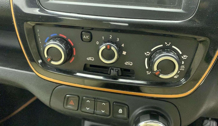 2020 Renault Kwid CLIMBER 1.0 AMT, Petrol, Automatic, 40,091 km, Dashboard - Air Re-circulation knob is not working