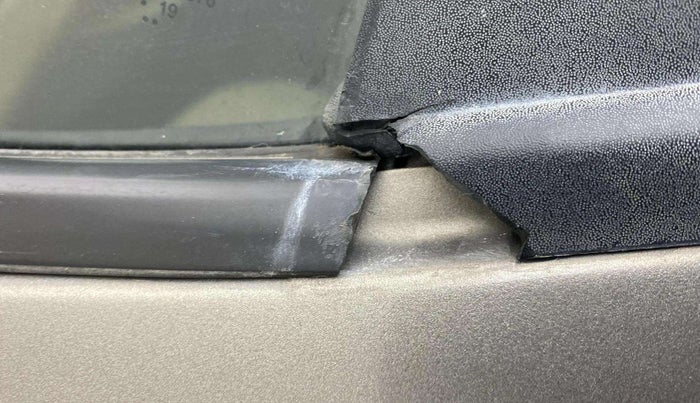 2020 Renault Kwid CLIMBER 1.0 AMT, Petrol, Automatic, 40,091 km, Rear left door - Weather strip has minor damage
