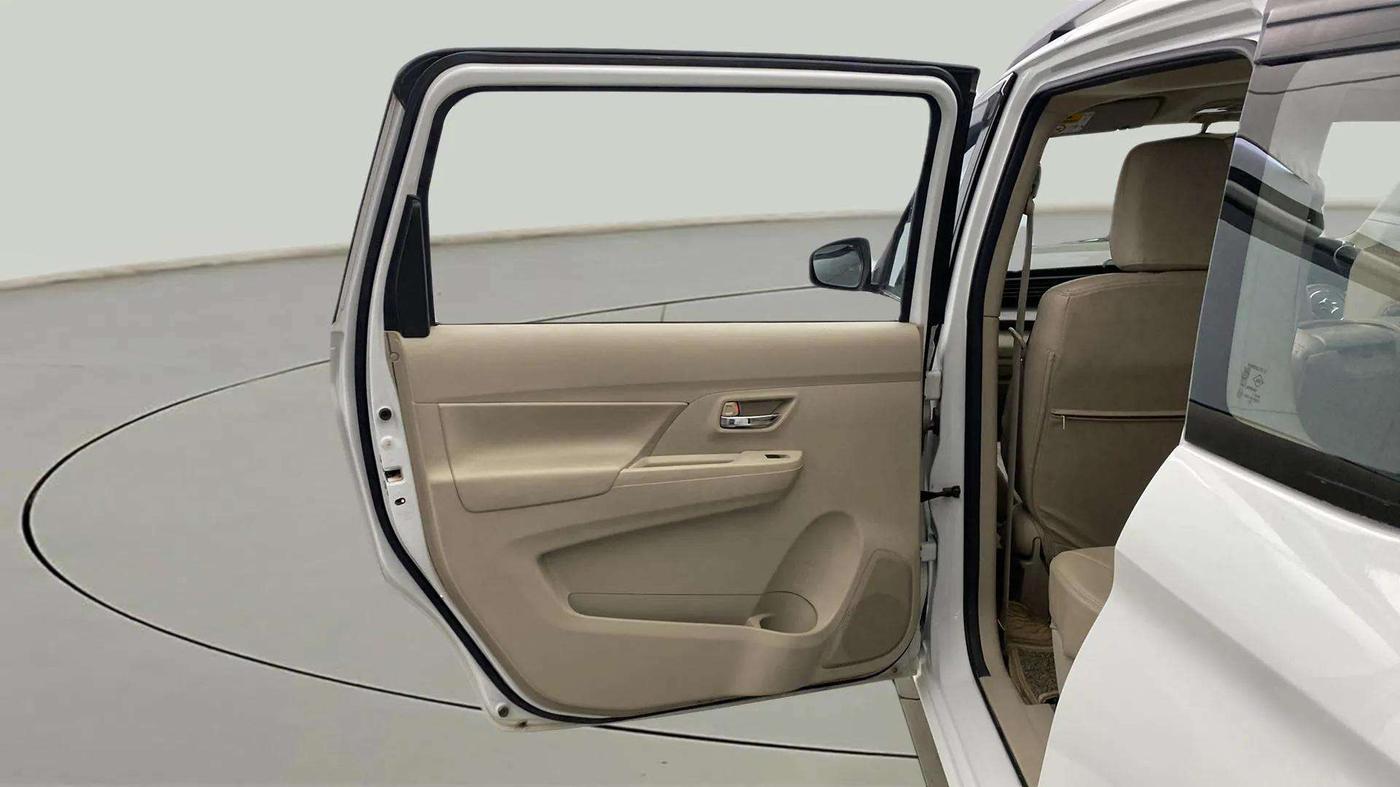 2023 Maruti Ertiga ZXI (O) CNG, CNG, Manual, 32,893 km, LHS Rear Door