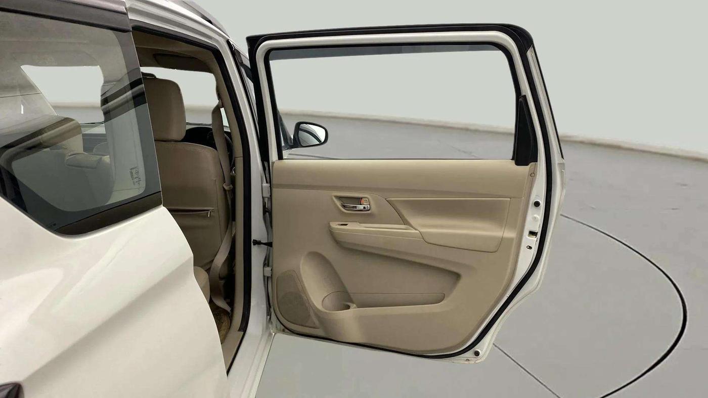 2023 Maruti Ertiga ZXI (O) CNG, CNG, Manual, 32,893 km, RHS Rear Door
