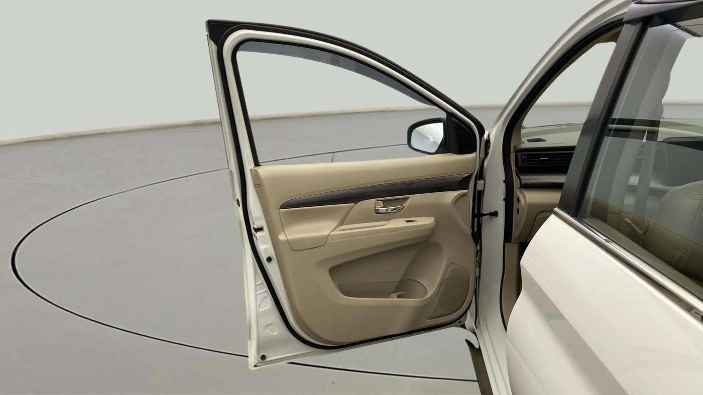 2023 Maruti Ertiga ZXI (O) CNG, CNG, Manual, 32,893 km, LHS Front Door