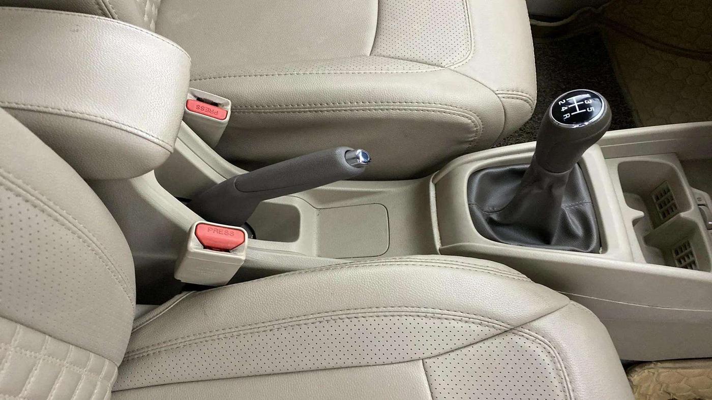 2023 Maruti Ertiga ZXI (O) CNG, CNG, Manual, 32,893 km, Gear Lever