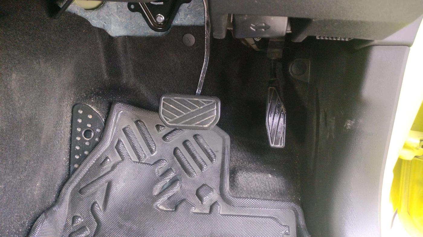 2023 Maruti JIMNY ALPHA ALL GRIP PRO AT DUAL TONE, Petrol, Automatic, 12,021 km, Pedals