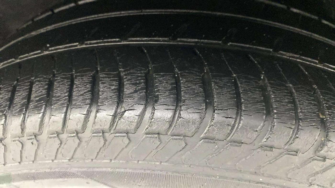 2016 Ford Ecosport TITANIUM 1.5L PETROL AT, Petrol, Automatic, 58,988 km, Left Rear Tyre Tread