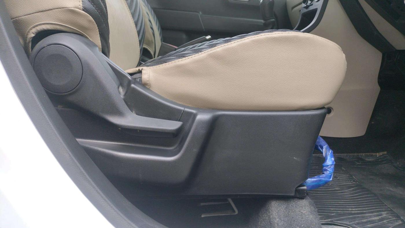 2023 Maruti New Wagon-R VXI 1.0, Petrol, Manual, 19,732 km, Driver Side Adjustment Panel