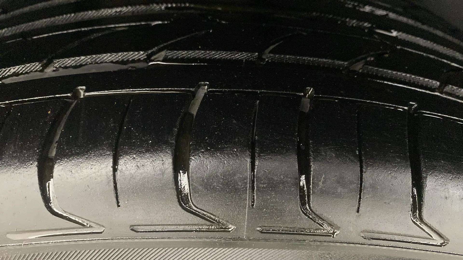 RHS-Rear-Tyre-Tread-19