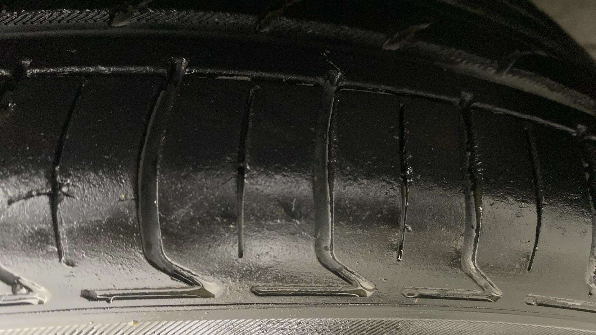 RHS-Front-Tyre-Tread-18