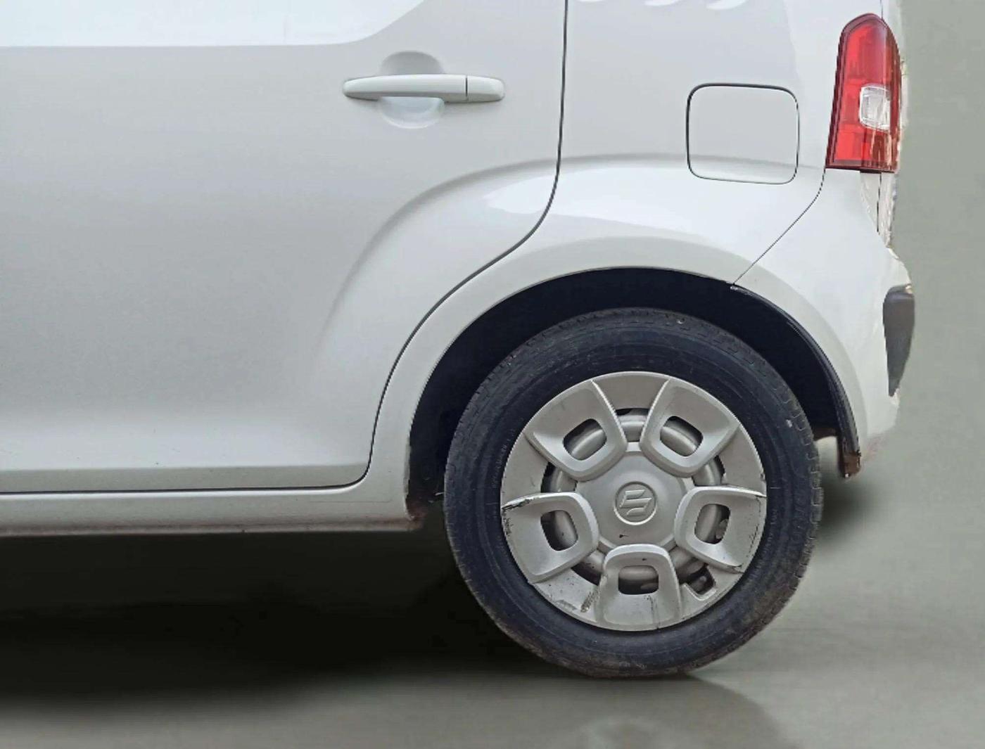 2018 Maruti IGNIS SIGMA 1.2, Petrol, Manual, 63,778 km, Left Rear Wheel