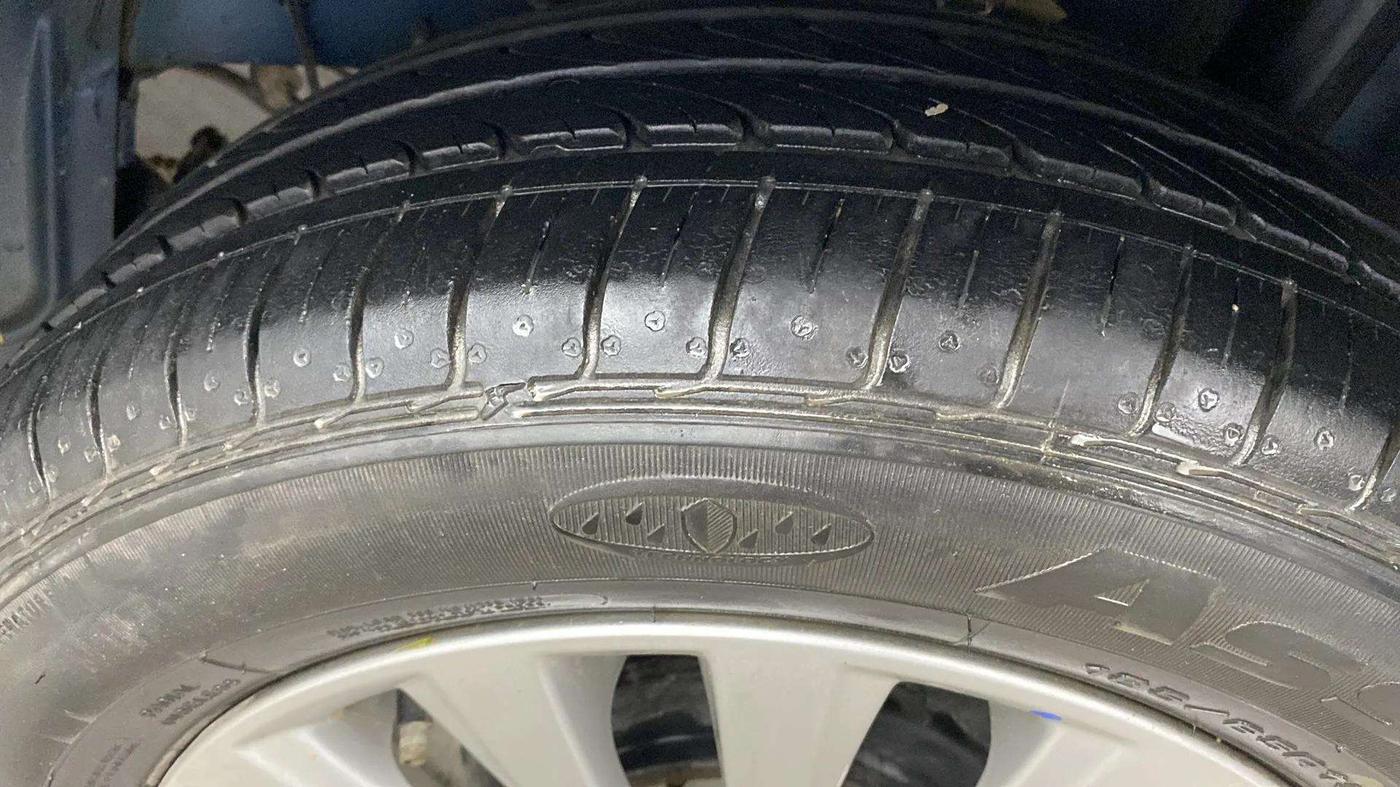 2021 Maruti Ciaz ZETA 1.5 SHVS MT PETROL, Petrol, Manual, 22,046 km, Right Rear Tyre Tread