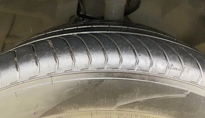 2017 Ford Ecosport TITANIUM + 1.5L PETROL AT, Petrol, Automatic, 75,205 km, Right Front Tyre Tread