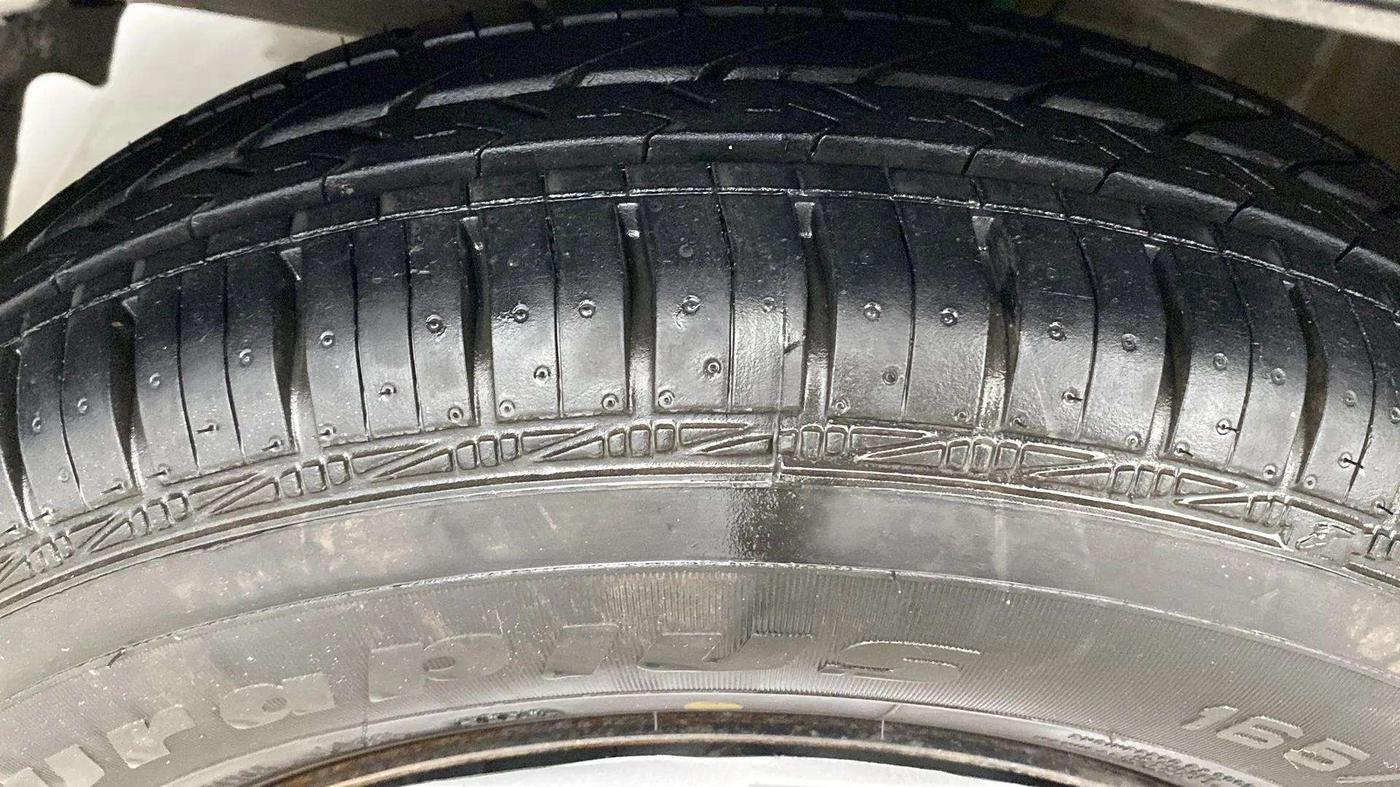 2019 Maruti Dzire VXI, Petrol, Manual, 40,139 km, Left Rear Tyre Tread