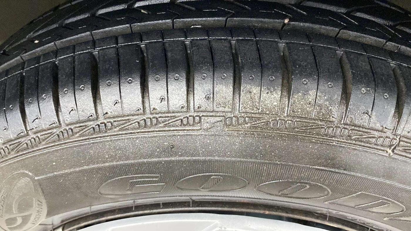 2019 Maruti Dzire VXI, Petrol, Manual, 40,139 km, Right Front Tyre Tread