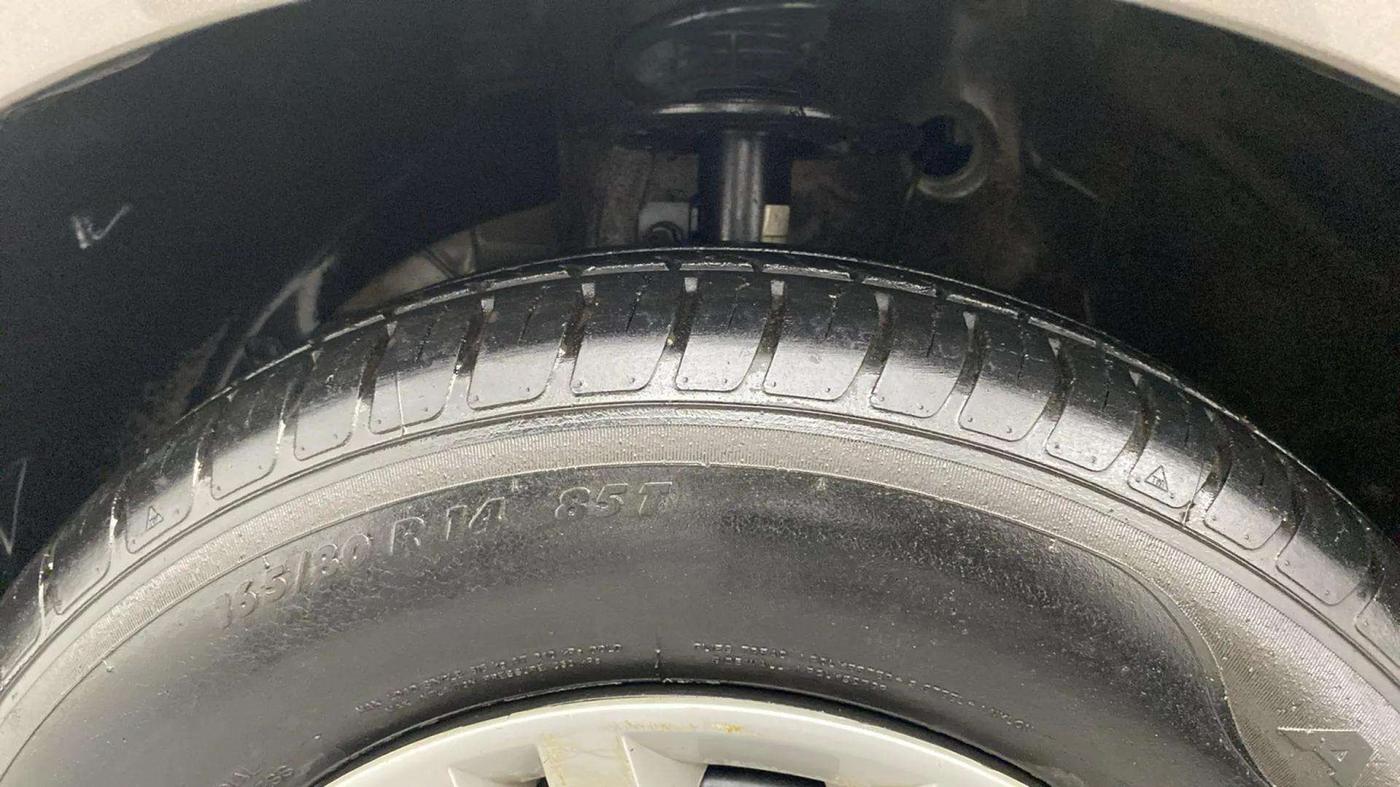 2018 Maruti Dzire VXI, Petrol, Manual, 38,536 km, Left Front Tyre Tread