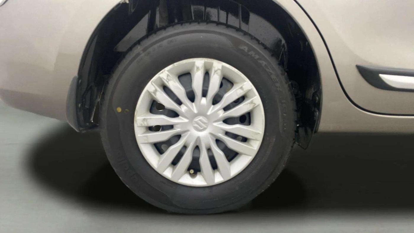2018 Maruti Dzire VXI, Petrol, Manual, 38,536 km, Right Rear Wheel
