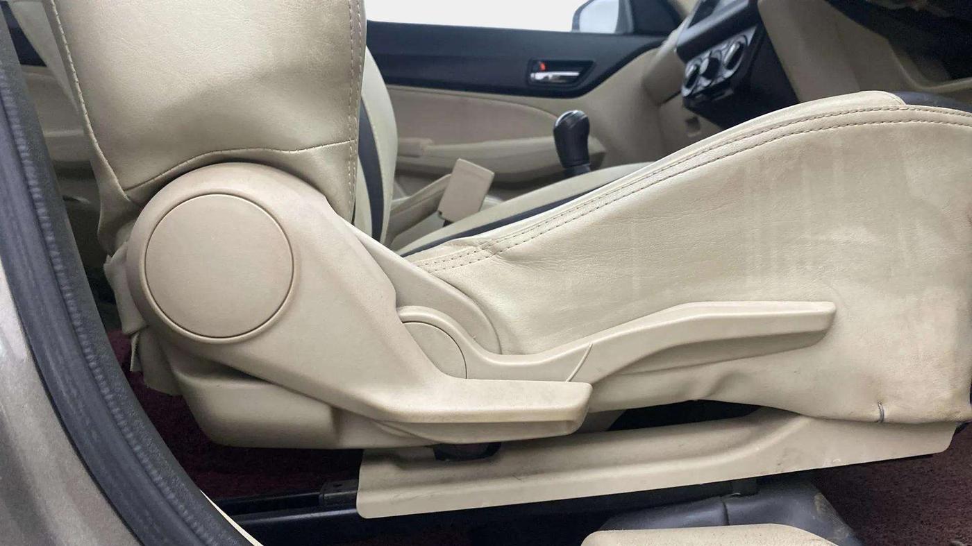 2018 Maruti Dzire VXI, Petrol, Manual, 38,536 km, Driver Side Adjustment Panel