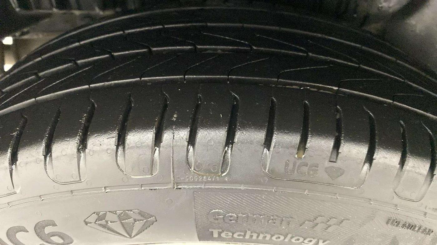 2016 Maruti Swift Dzire ZDI AMT, Diesel, Automatic, 67,579 km, Right Rear Tyre Tread
