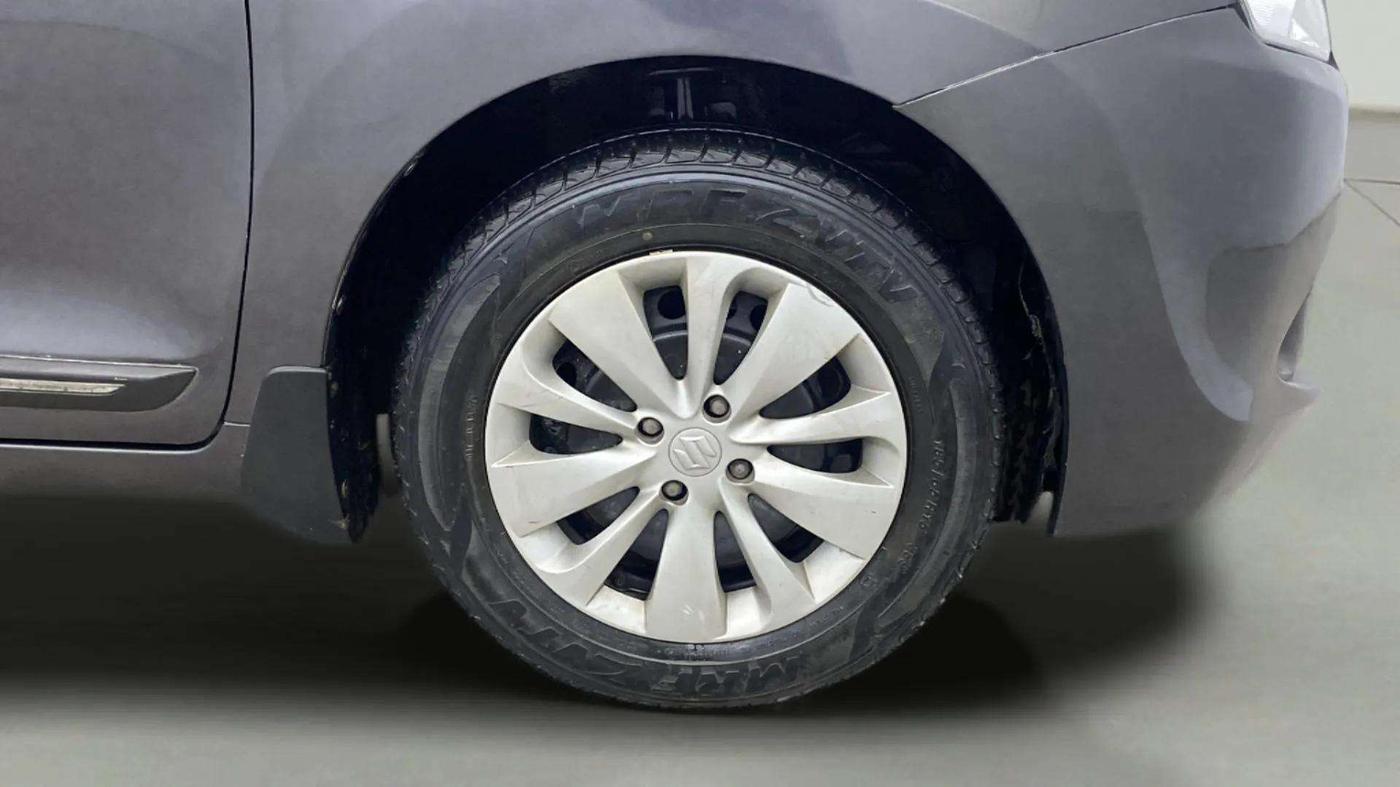 2018 Maruti Baleno DELTA PETROL 1.2, Petrol, Manual, 42,112 km, Right Front Wheel