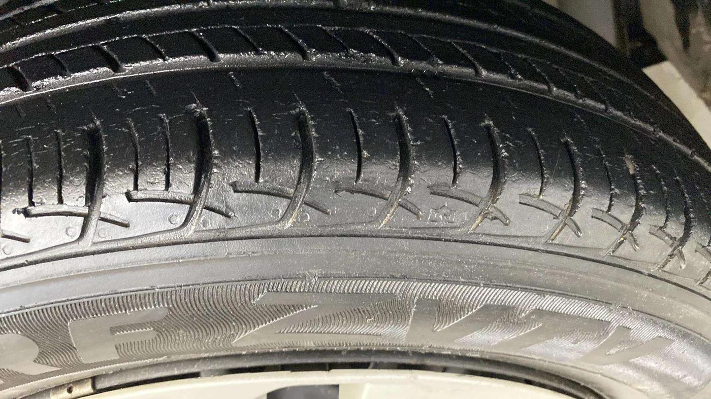 2018 Maruti Baleno DELTA PETROL 1.2, Petrol, Manual, 42,112 km, Right Front Tyre Tread