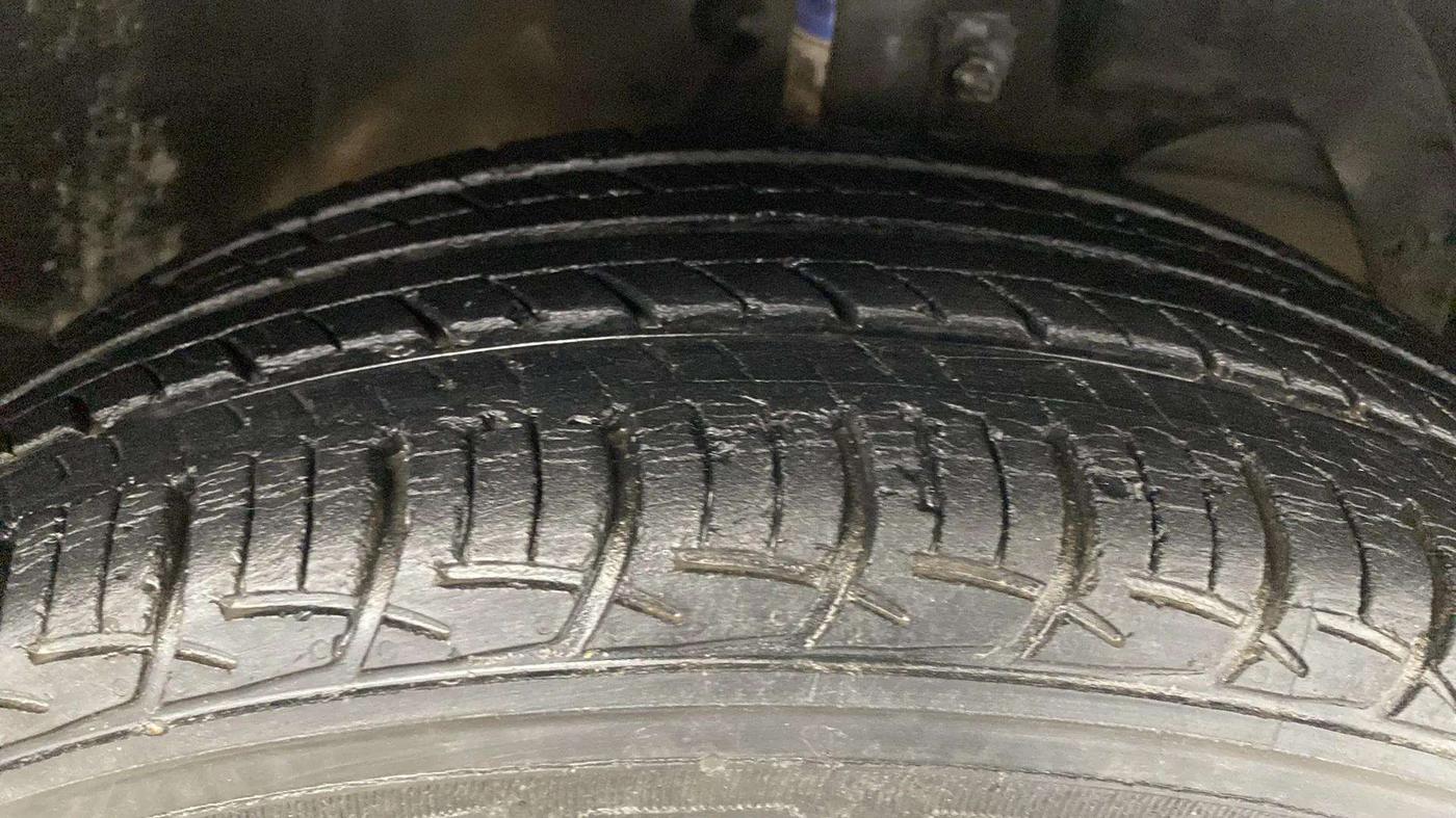 2019 Maruti Baleno SIGMA PETROL 1.2, Petrol, Manual, 10,393 km, Right Front Tyre Tread
