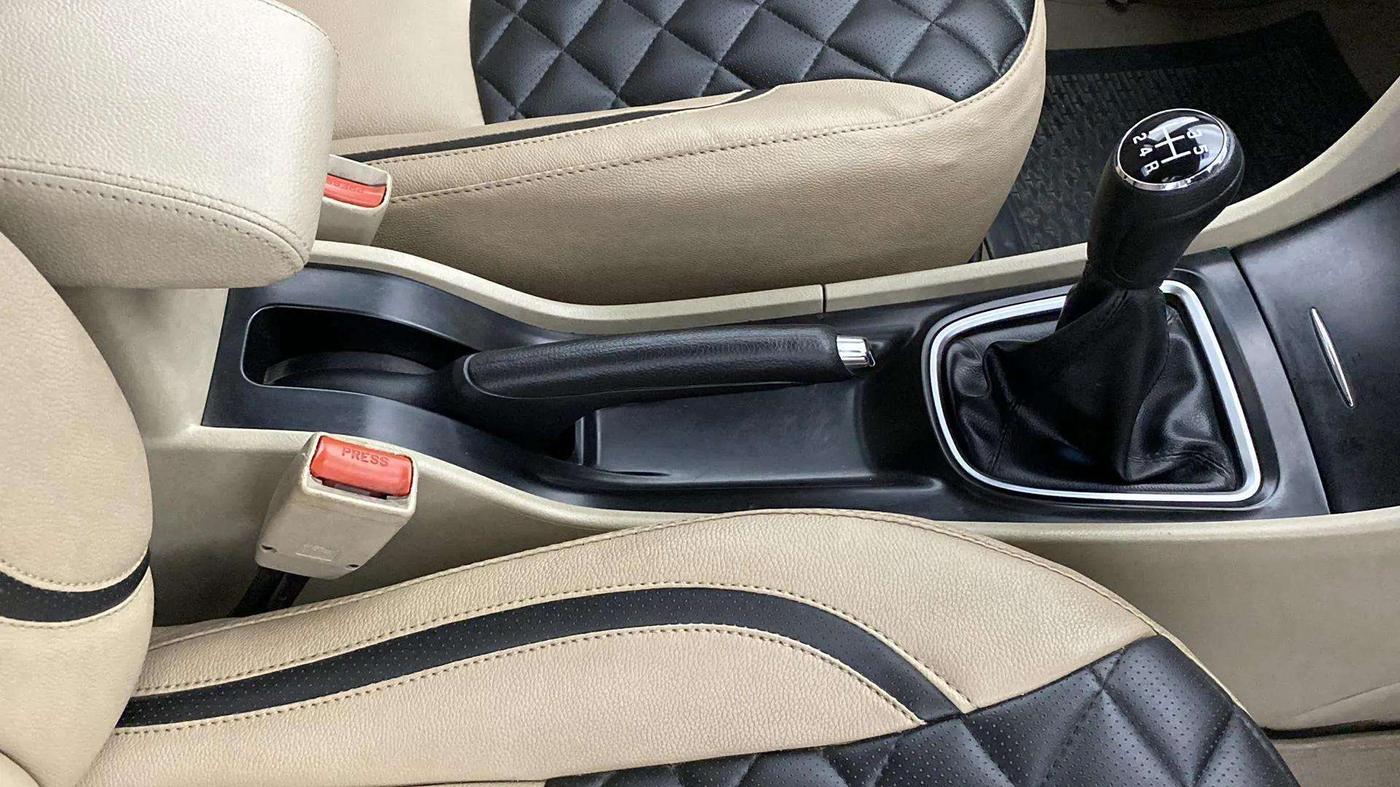 2015 Maruti Ciaz VXI+, Petrol, Manual, 68,199 km, Gear Lever