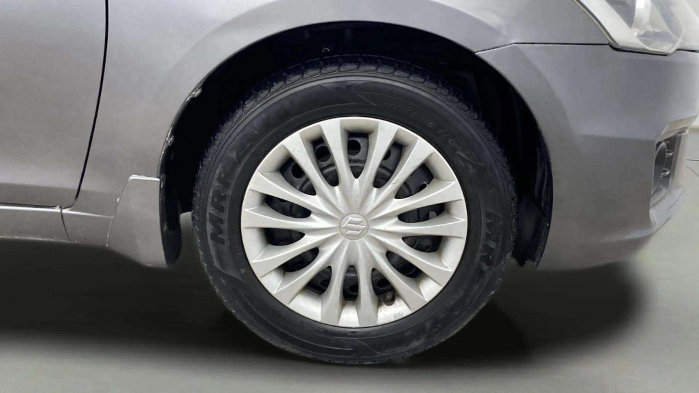 2015 Maruti Ciaz VXI+, Petrol, Manual, 68,199 km, Right Front Wheel