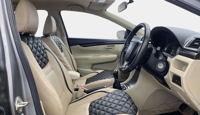 2015 Maruti Ciaz VXI+, Petrol, Manual, 68,199 km, Right Side Front Door Cabin