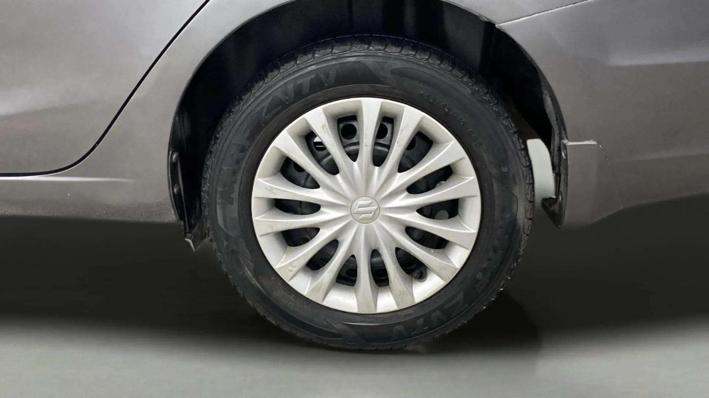 2015 Maruti Ciaz VXI+, Petrol, Manual, 68,199 km, Left Rear Wheel