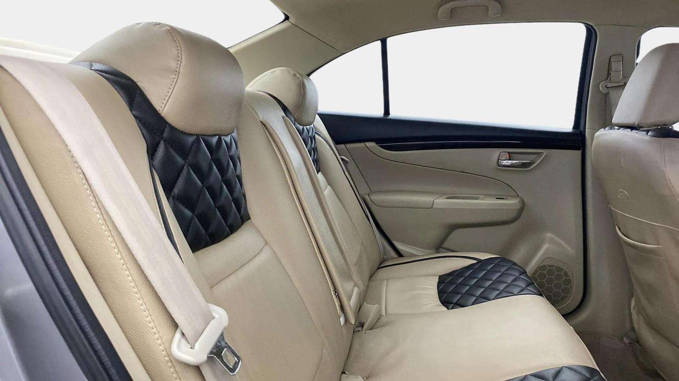 2015 Maruti Ciaz VXI+, Petrol, Manual, 68,199 km, Right Side Rear Door Cabin
