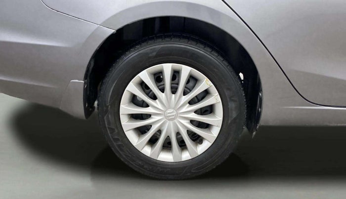 2015 Maruti Ciaz VXI+, Petrol, Manual, 68,199 km, Right Rear Wheel