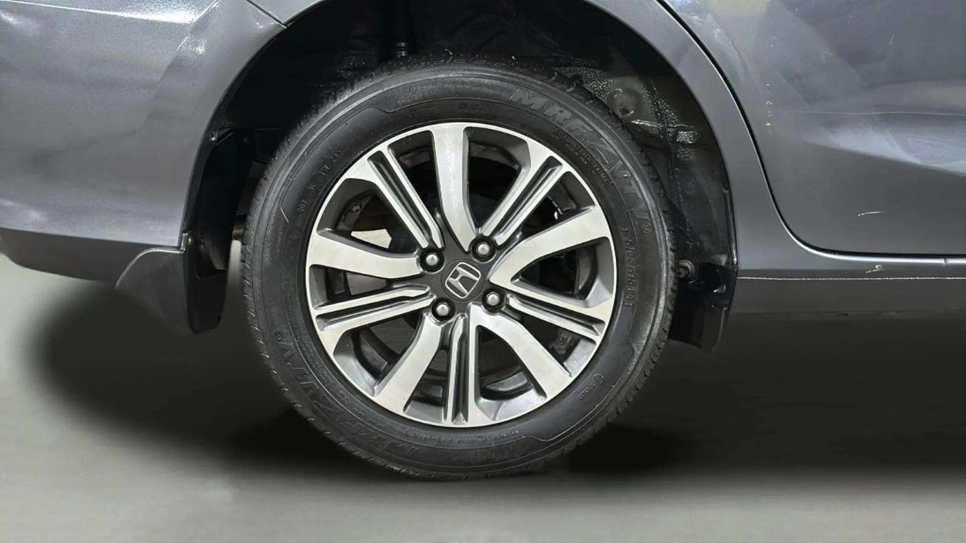2022 Honda Amaze 1.2L I-VTEC VX CVT, Petrol, Automatic, 5,563 km, Right Rear Wheel