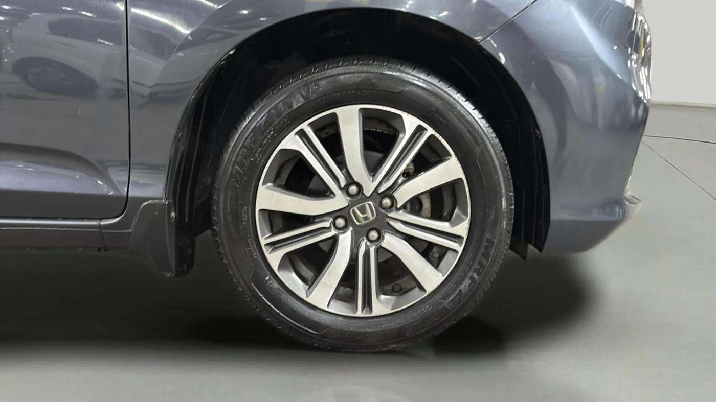 2022 Honda Amaze 1.2L I-VTEC VX CVT, Petrol, Automatic, 5,563 km, Right Front Wheel