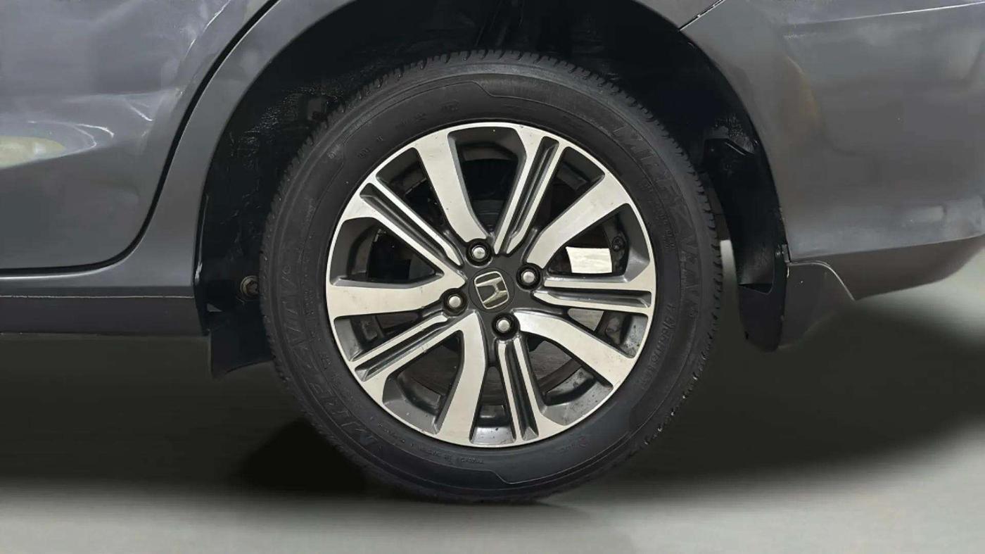 2022 Honda Amaze 1.2L I-VTEC VX CVT, Petrol, Automatic, 5,563 km, Left Rear Wheel