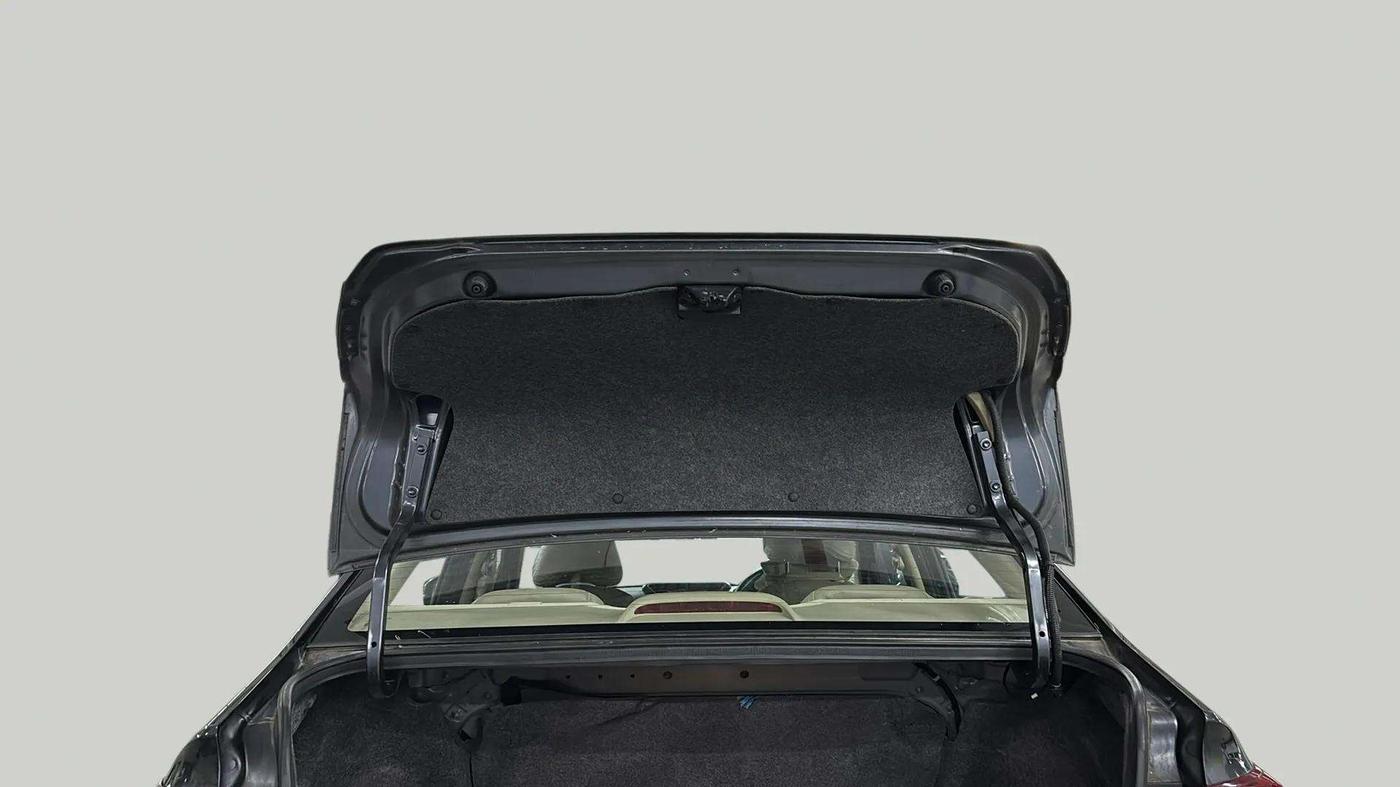 2022 Honda Amaze 1.2L I-VTEC VX CVT, Petrol, Automatic, 5,563 km, Boot Door Open