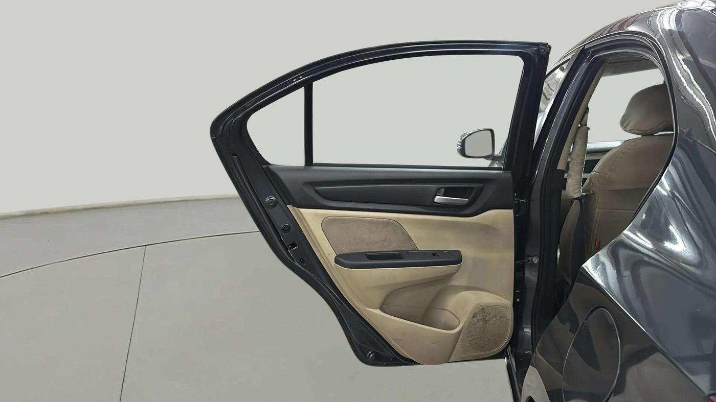 2022 Honda Amaze 1.2L I-VTEC VX CVT, Petrol, Automatic, 5,563 km, LHS Rear Door