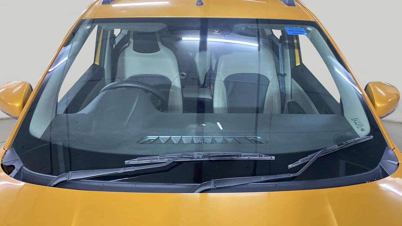 2021 Renault TRIBER RXT AMT, Petrol, Automatic, 14,449 km, Front Windshield