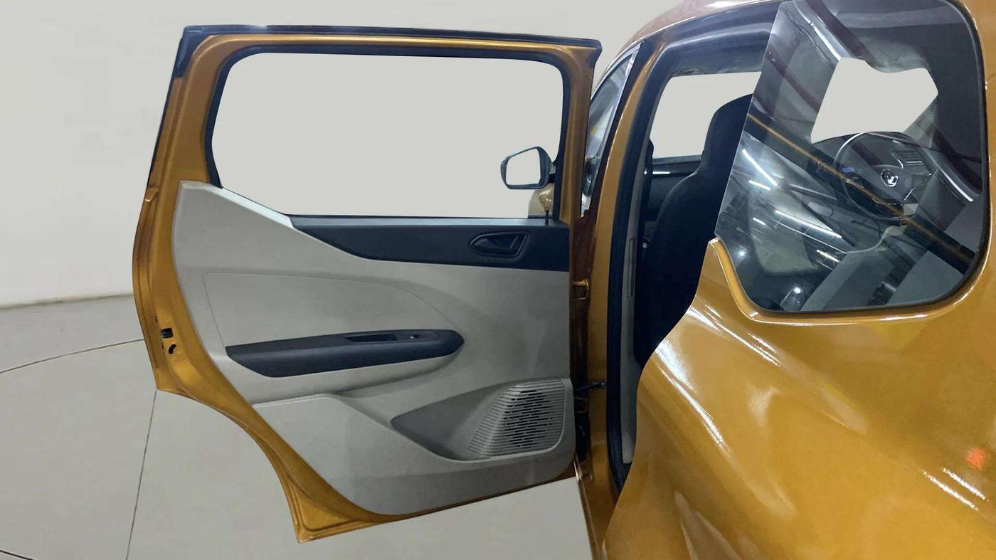 2021 Renault TRIBER RXT AMT, Petrol, Automatic, 14,449 km, LHS Rear Door