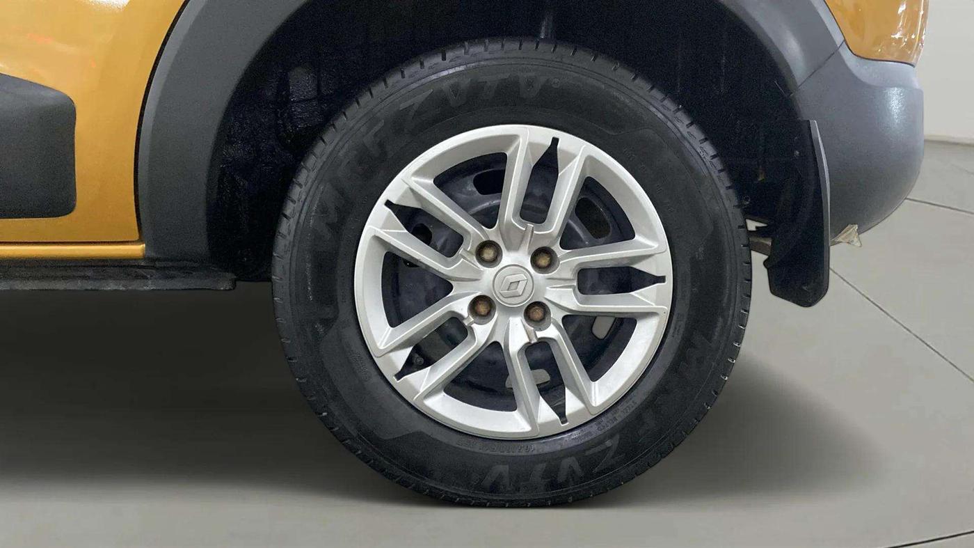 2021 Renault TRIBER RXT AMT, Petrol, Automatic, 14,449 km, Left Rear Wheel