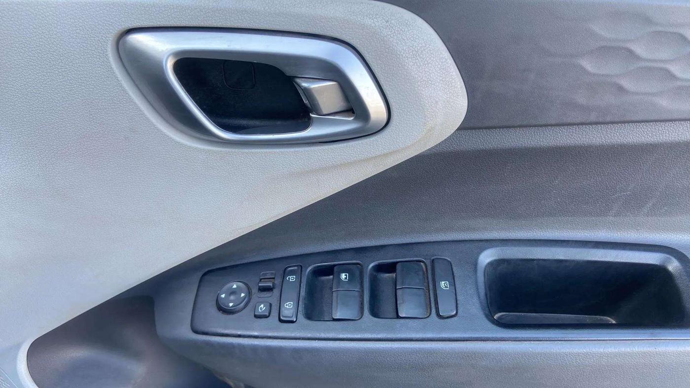 2021 Hyundai GRAND I10 NIOS SPORTZ 1.2 KAPPA VTVT CNG, CNG, Manual, 99,422 km, Driver Side Door Panels Control