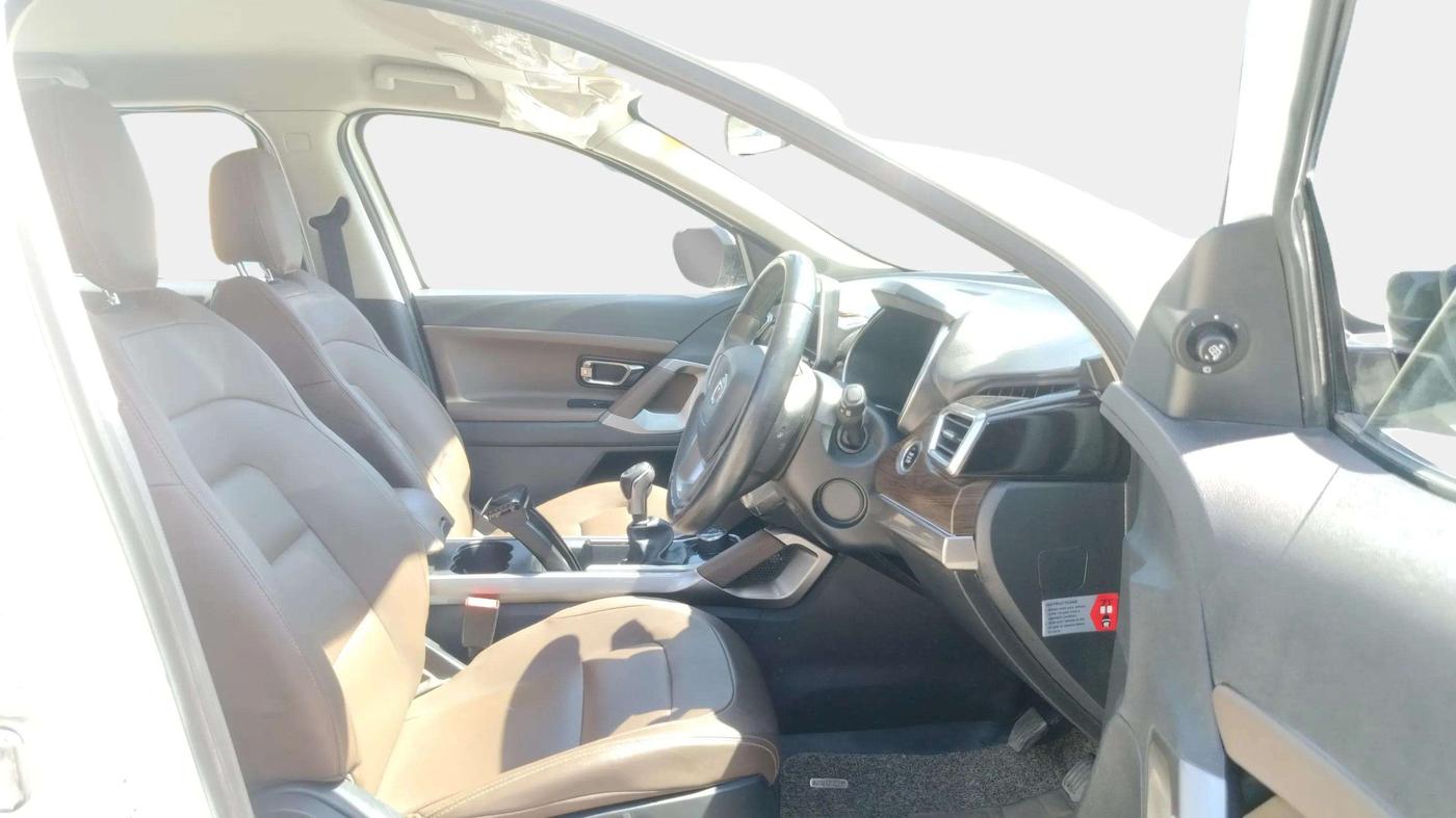 2021 Tata Harrier XZ 2.0L, Diesel, Manual, 85,296 km, Right Side Front Door Cabin