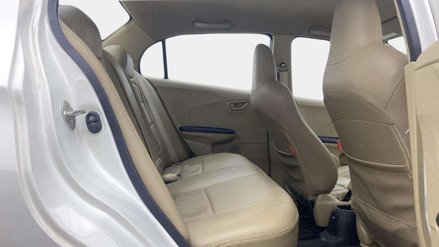 2015 Honda Amaze 1.2L I-VTEC S, Petrol, Manual, 79,609 km, Right Side Rear Door Cabin