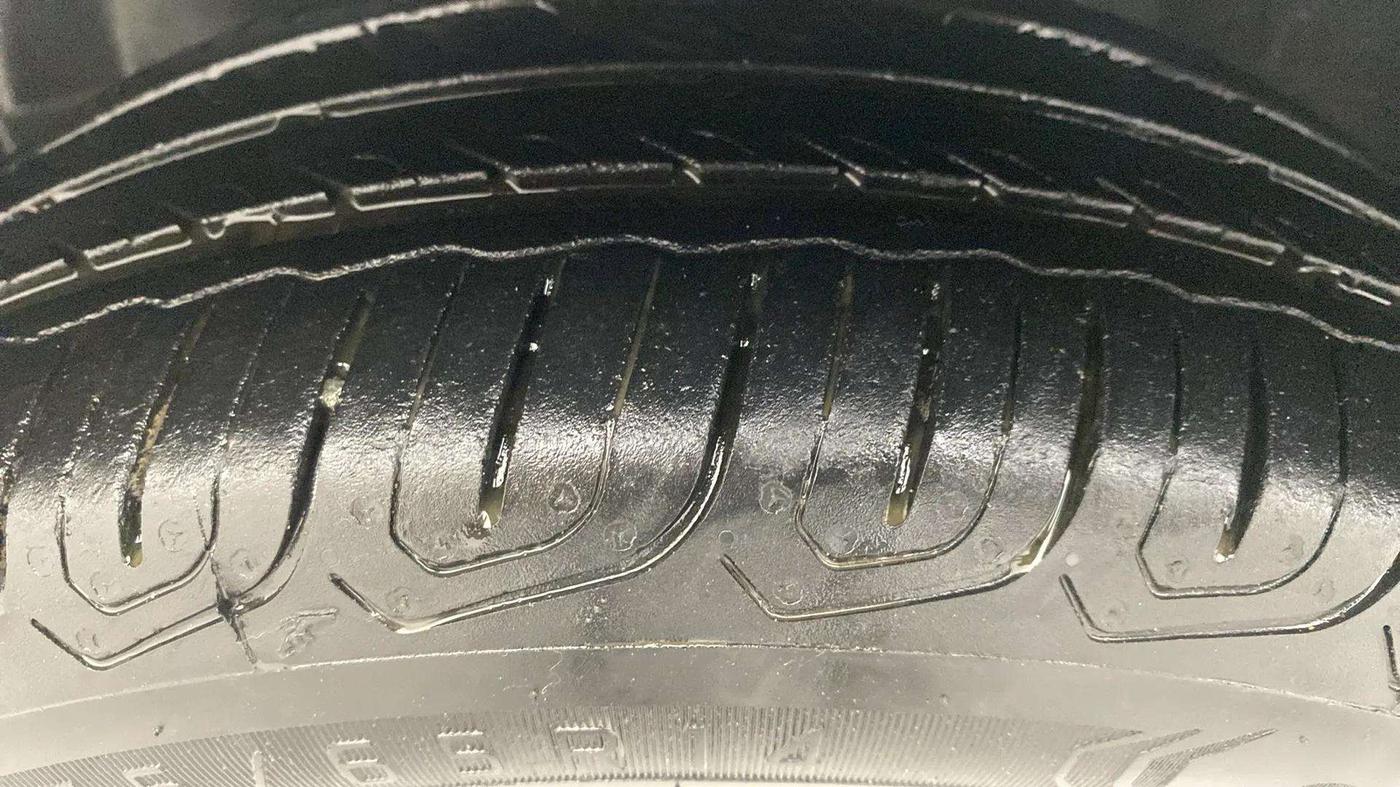 2015 Honda Amaze 1.2L I-VTEC S, Petrol, Manual, 79,609 km, Left Front Tyre Tread