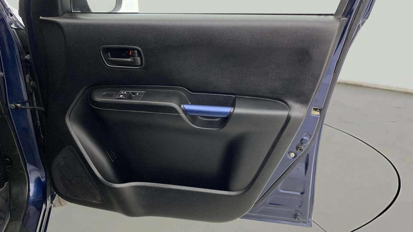 2023 Maruti IGNIS SIGMA 1.2, Petrol, Manual, 14,970 km, Driver Side Door Panels Control
